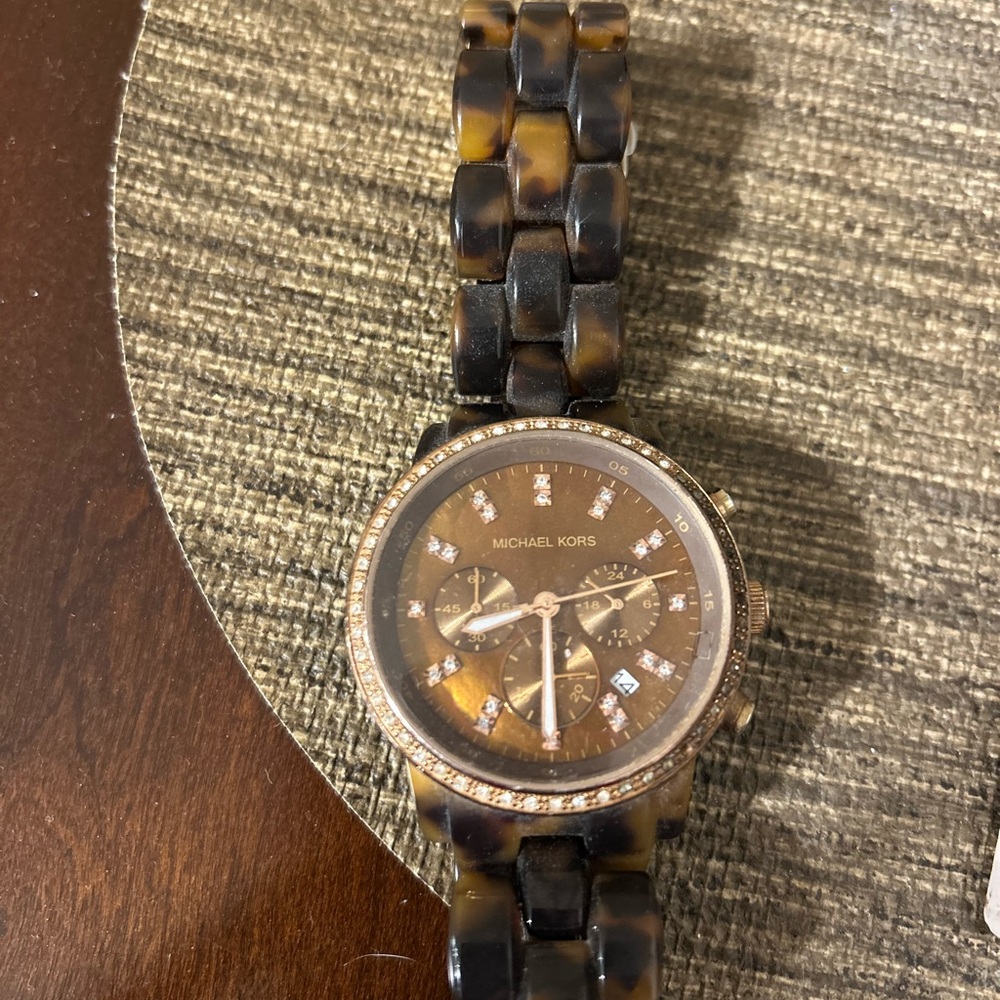 Michael Kors Brown Chronograph Watch with Elegant Two-Tone Design
